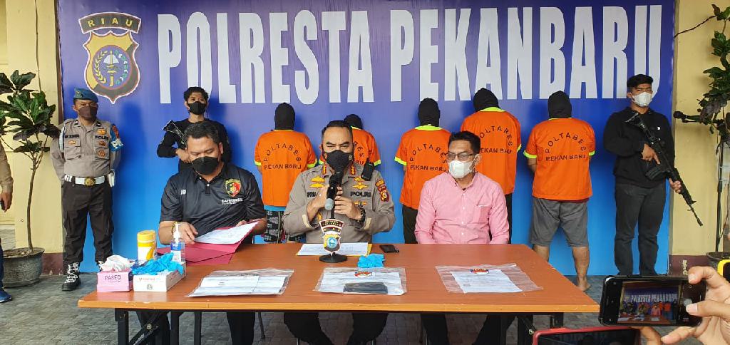 Satreskrim Polresta Pekanbaru Amankan Lima Pelaku Pemalsuan Dokumen PCR