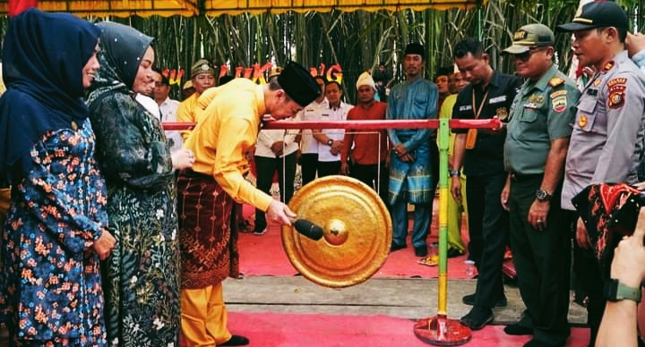 Bupati Rohil Buka Event Wisata Budaya Jejamu Teluk Gong