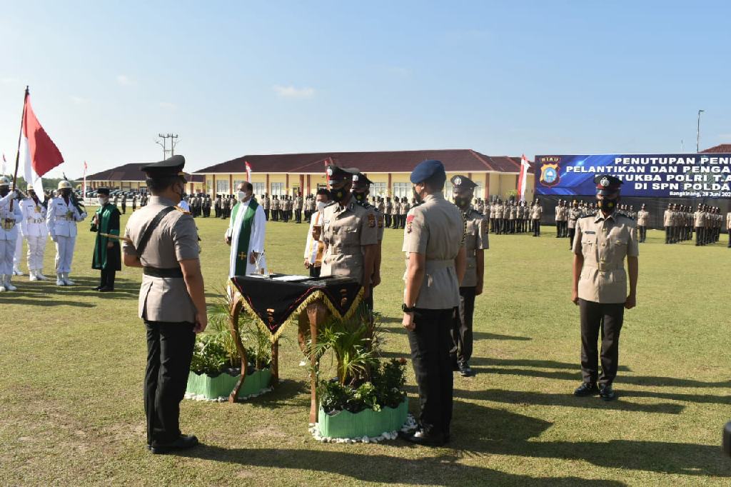 Kapolda Riau Lantik 266 Bintara Polisi Lulusan SPN Polda Riau T.A 2020/2021