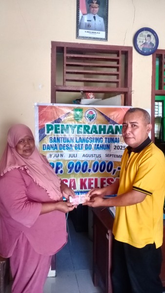 BLT Tiga Bulan Disalurkan di Desa Kelesa, Warga Sambut dengan Rasa Syukur
