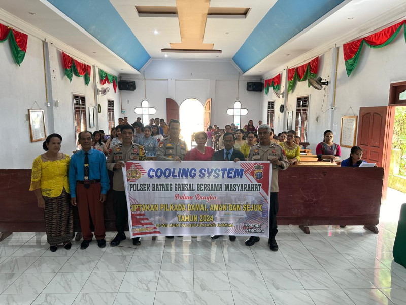 Kapolsek Batang Gansal ajak Jamaat Gereja HKBP Pardamean, Ciptakan Suasana Kondusif di Pilkada Serentak 2024