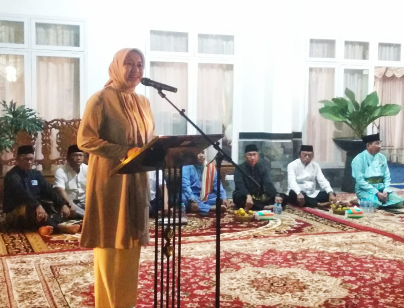 Pasca Disahkan Hari Jadi Indragiri dan RTRW, Bupati Rezita Gelar Malam Syukuran di Kediaman Dinas