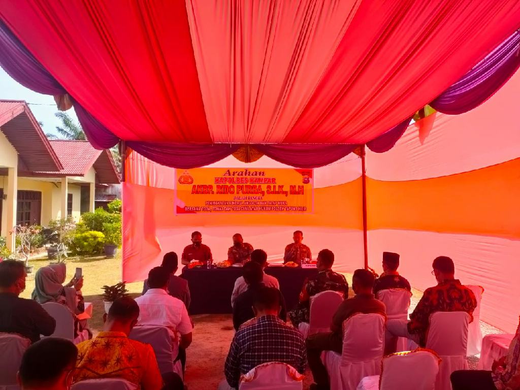 Kapolres Kampar Silaturahmi dengan Upika dan Tokoh Masyarakat di Polsek Tapung Hilir