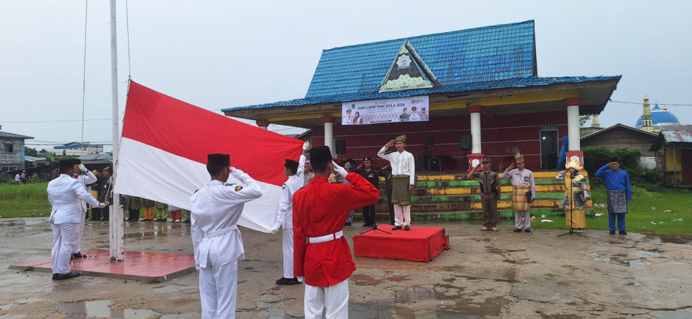 Sekcam Kateman Pimpin Upacara hari Lahir Pancasila