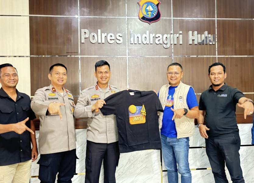 Perkuat Kolaborasi, JMSI Inhu Serahkan Penghargaan Khusus Kapolres AKBP Fahrian Saleh