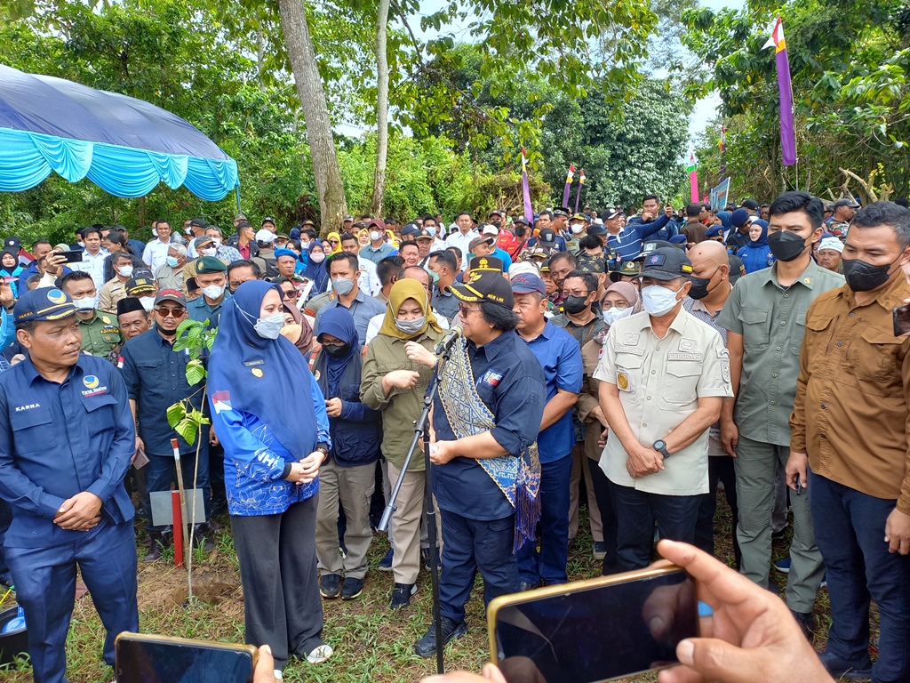 Menteri LHK Dukung Pemberdayaan Suku Talang Mamak dan Melayu Tua di Inhu
