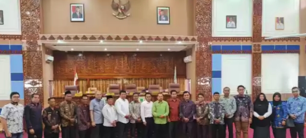 DPRD Rapat Penyusunan Ranperda Program TJSL Perusahaan di Rohil