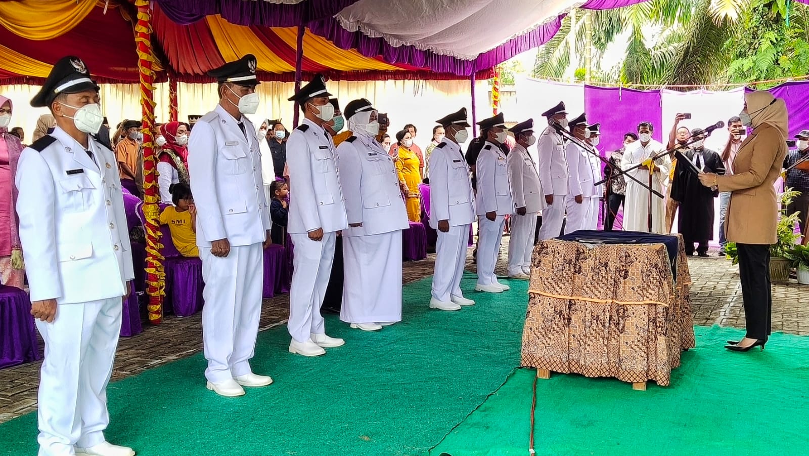 Lantik 14 Kades, Bupati Rezita Ucapkan Selamat dan Ingatkan Capaian Target Vaksinasi