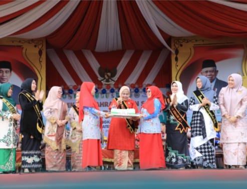 Hadiri Pembukaan Porseni IGTKI-PGRI, Sekda Berharap Rohul Raih Juara Umum