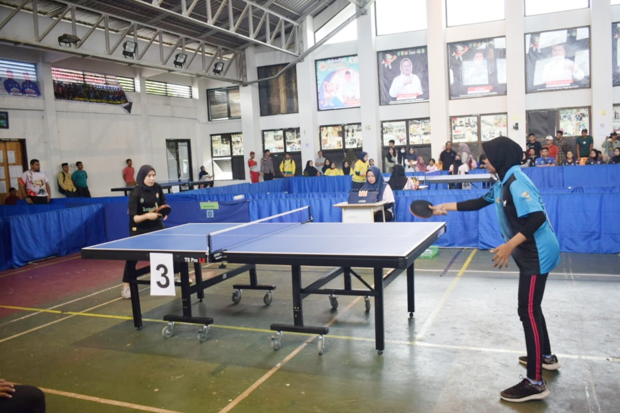 Tim Tenis Meja Beregu Putra Putri Kuansing Meraih Perunggu Porprov Riau X