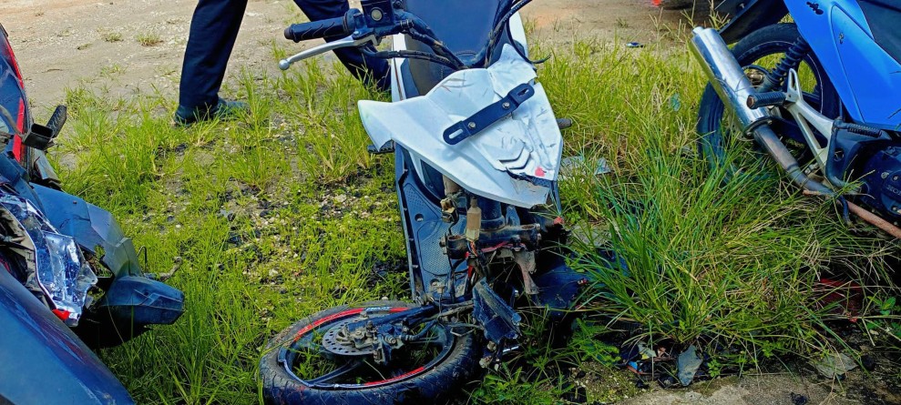 Dua Pengendara Remaja Luka Berat, Mobil Terlibat Kabur Usai Kecelakaan di Seberida