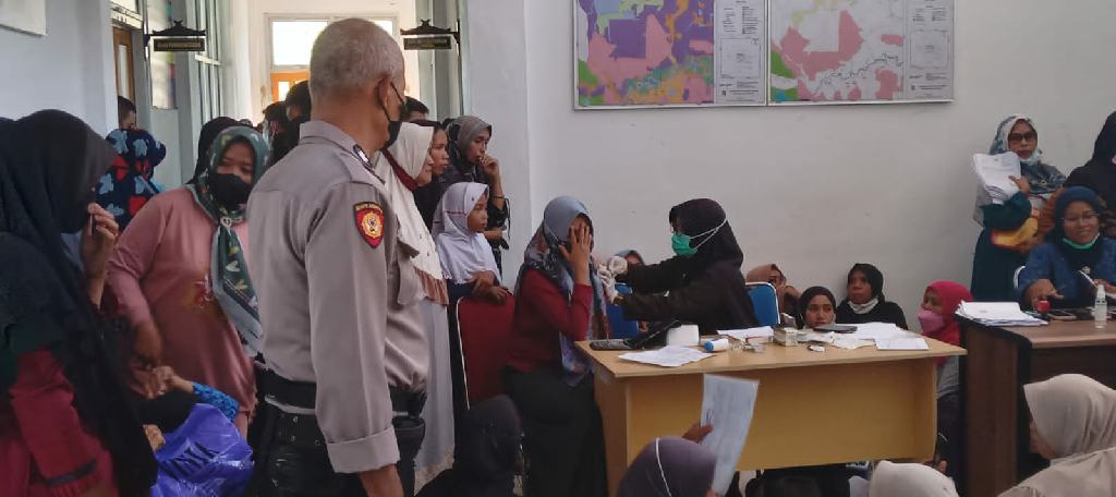 Kapolsek Bangkinang Kota Monitoring Penyaluran Bantuan dari Kemensos RI