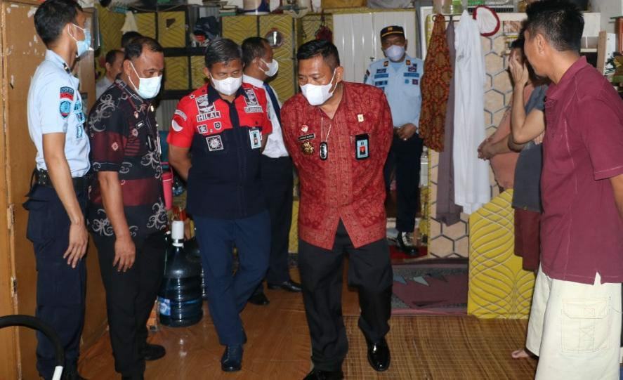 Tegas, Kakanwil Jahari Sitepu Ingatkan dan Beri Arahan Petugas di 2 Lapas Pekanbaru Saat Sidak