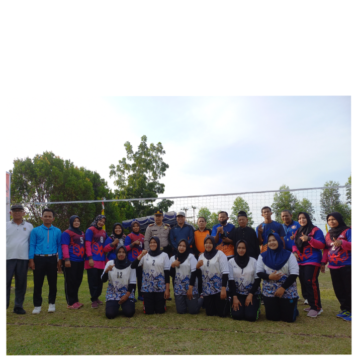 Suhardiman Amby Buka Tournamen Bola Volly  Bupati Cup di KHS
