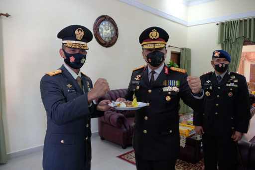 Di Hari Special, Kapolda Riau dan Rombongan Berikan Surprise Buat TNI
