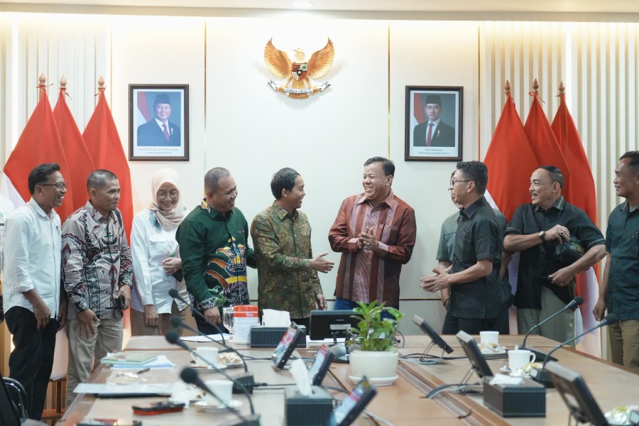 Menhut Raja Juli Antoni Responsif Terhadap Usulan Pemkab Kuansing, Lahan 3.800 Hektare Diusulkan Masuk Program TORA