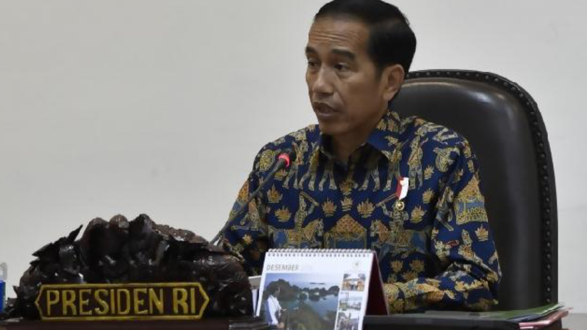 Pengamat: Baiknya Jokowi jadi Ketum Golkar saja