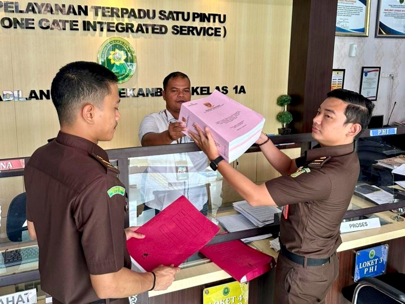 Rugikan Negara Rp3 Miliar, Kasus Dugaan Korupsi Kades Indra Sakti Dilimpahkan ke Pengadilan