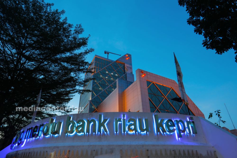 Uang Nasabah Dicuri, Para Pimpinan Bank Riau Kepri Dipanggil Gubernur