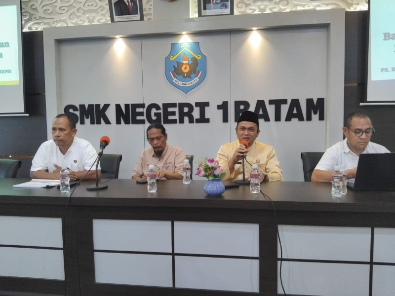 Ditnarkoba Polda Kepri Masuk SMKN I Batam Bersama JMSI Berikan Pencerahan ke Pelajar