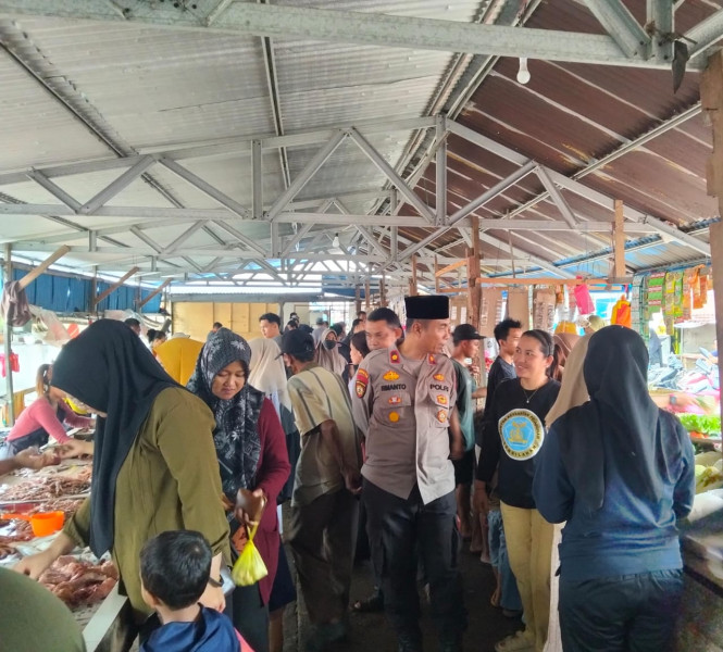 Jelang Berbuka Puasa, Polsek Kateman Gelar Patroli Pasar Ramadhan untuk Jaga Keamanan