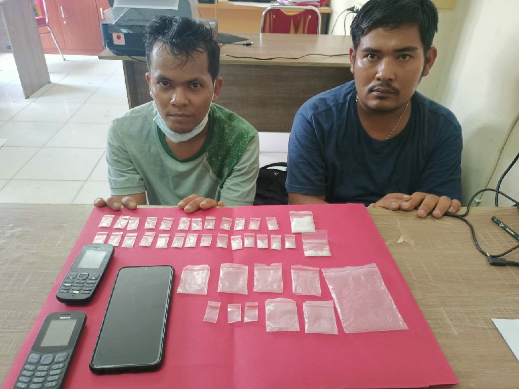 Dua warga Kecamatan Dayun Ditangkap Satres Narkoba Polres Siak 