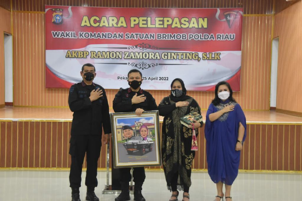 Dansat Brimob Pimpin Pelepasan Wadansat AKBP Ramon Zamora Ginting