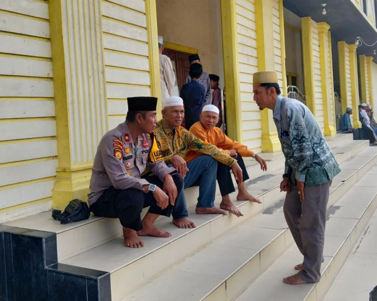 Kapolsek Kateman, Kompol Ermanto, S.H., M.H., Imbau Masyarakat Jaga Kamtibmas Menjelang Pilkada 2024 dalam Kegiatan Sholat Berjamaah Keliling