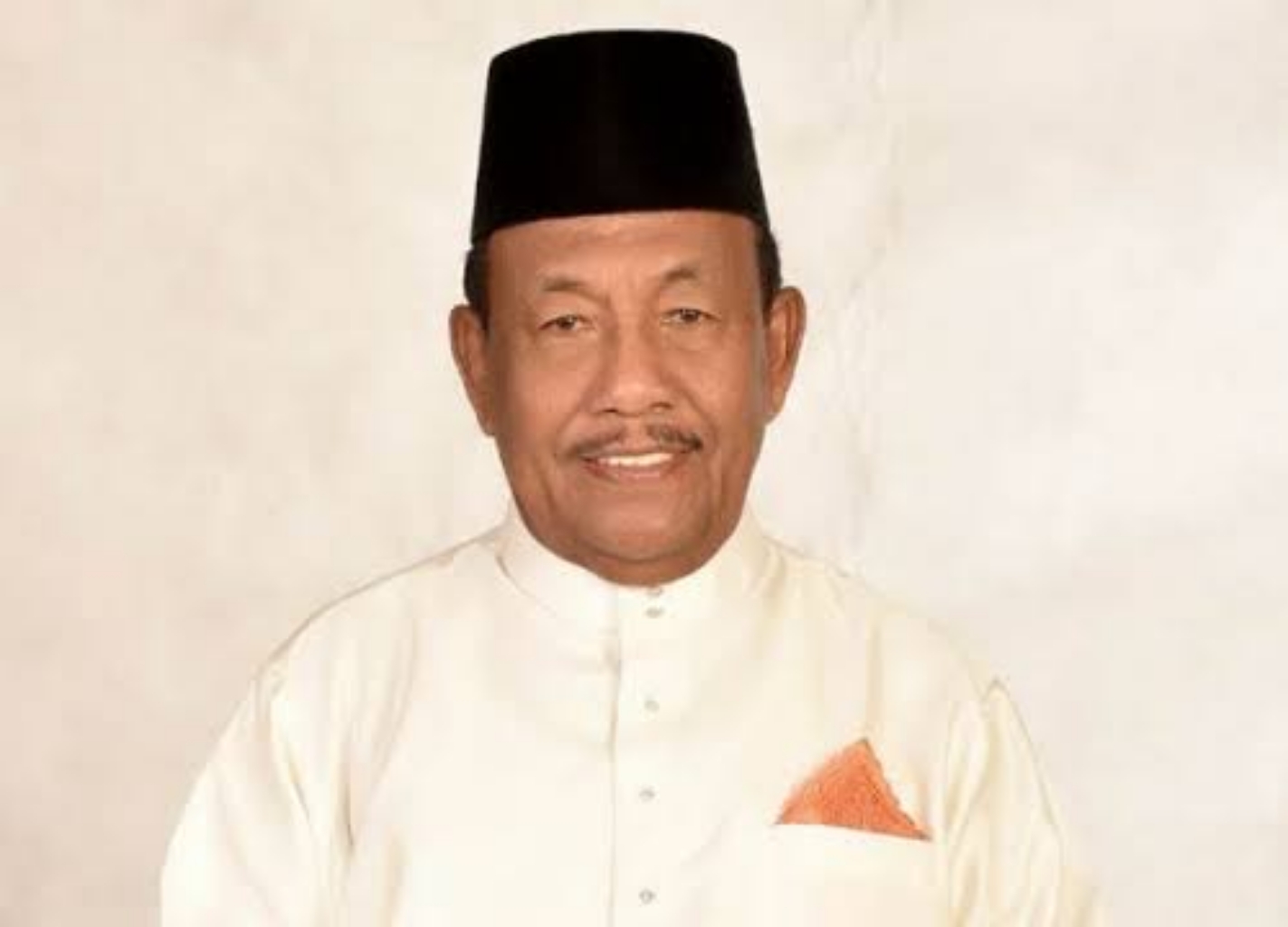 Gubernur Riau Keluarkan Surat Edaran Salat Berjamaah bagi ASN