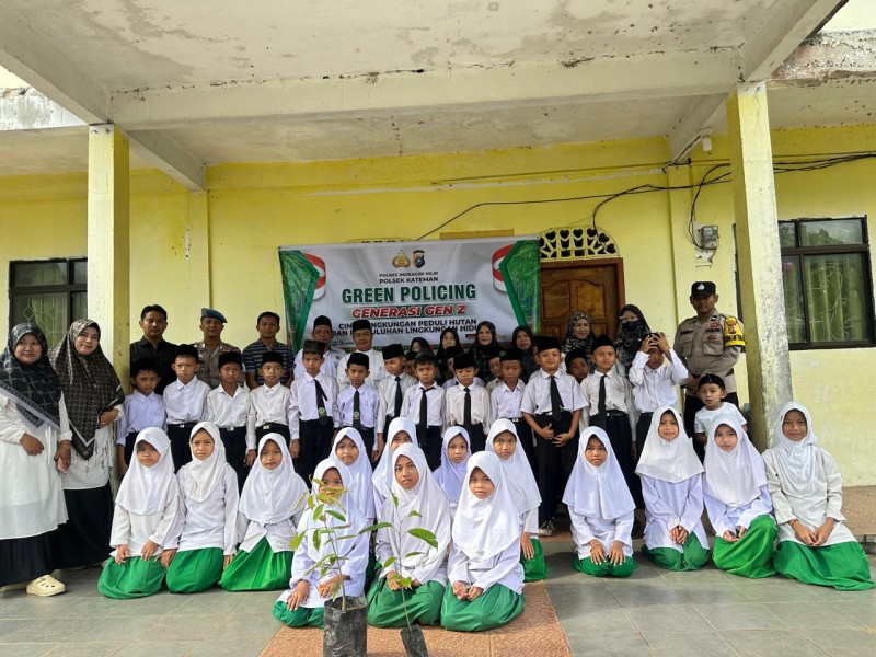 Polsek Kateman Tanam Jagung Dukung Program Asta Cita Presiden RI di Desa Sungai Teritip