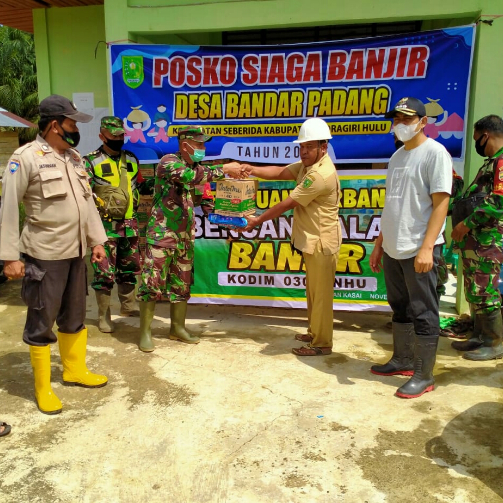 Kodim Inhu, Bantu Korban Banjir Desa Bandar Padang