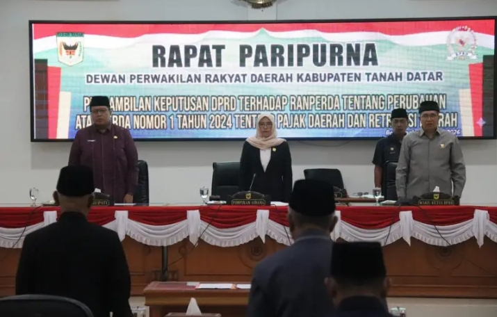 Paripurna DPRD Tanah Datar, Setujui Perubahan  Ranperda Tentang Pajak Dan Retribusi Daerah