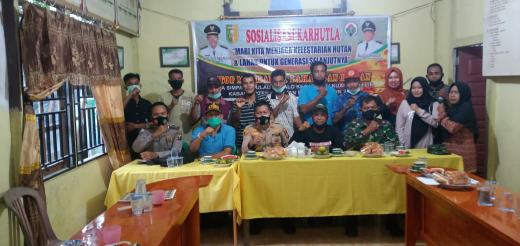 Polsek Kuantan Hilir dan Pemdes Simpang Pulau Beralo Sosialisasi Bahaya Karhutla 