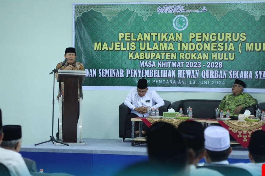 Bupati Rohul Hadiri Pelantikan Pengurus MUI & Membuka Seminar Penyembelihan Hewan Qurban