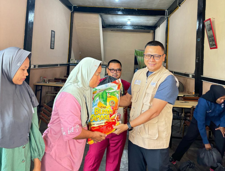 JMSI Inhu Salurkan Bantuan Sembako untuk Warga Kurang Mampu di Pematang Reba