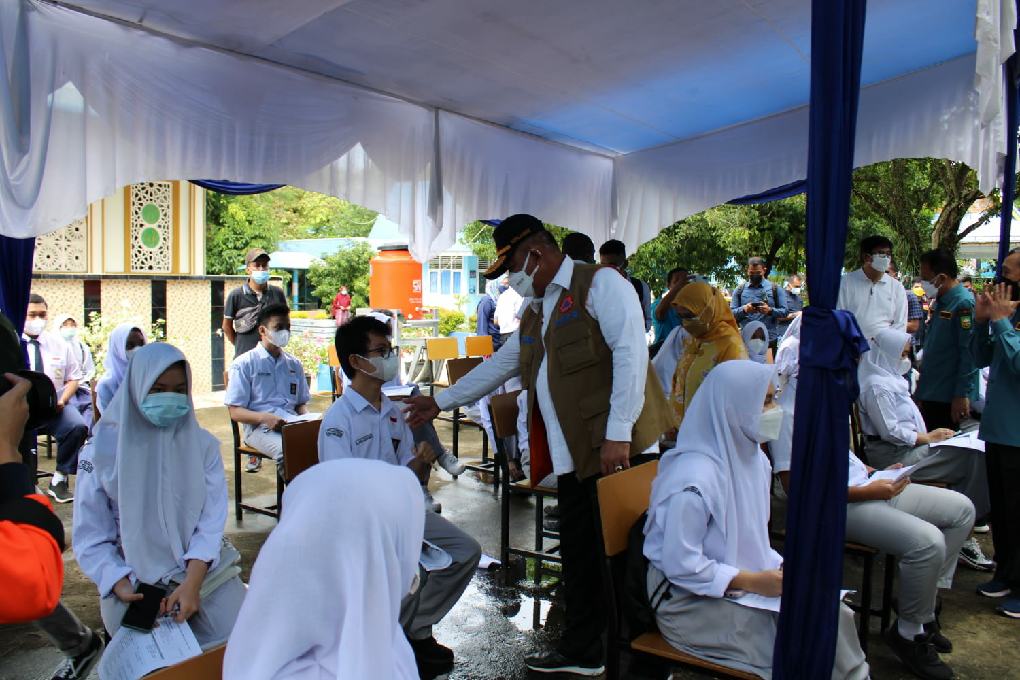 Kapolresta Pekanbaru Dampingi Kapolda Riau Dalam Kunker Kepala BNPB di Pekanbaru