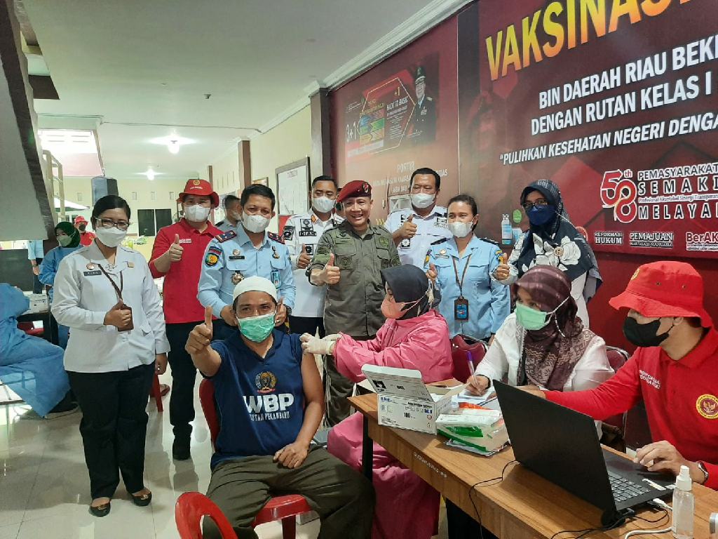 BIN Daerah dan Kanwil Kemenkumham Riau Targetkan Vaksinasi 840 Warga Binaan Rutan Pekanbaru
