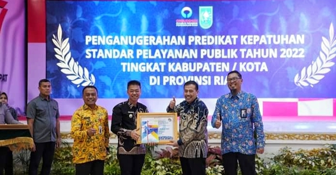 Dapat Nilai 84, Pemkab Rohil Raih Penghargaan dari Ombudsman