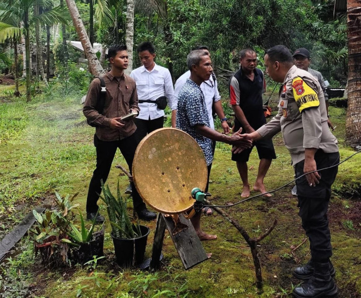 Brigadir Ichsan Sosialisasikan Pilkada Damai di Desa Binaan