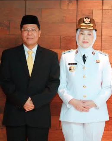 Bupati Natuna Cen Sui Lan Tak Ingat Sumpah Suami Kurang Sehat Campuri Kebijakannya?