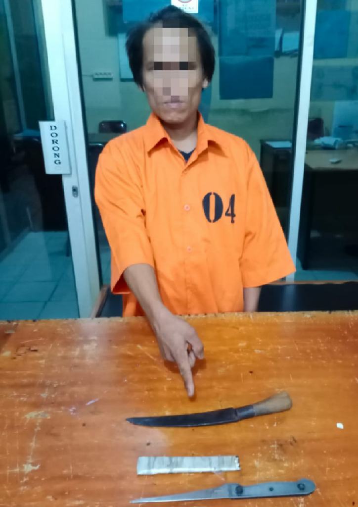 Meresahkan, Pelaku Pengancaman Ini Diamankan Warga Lalu Diserahkan ke Polsek Tapung