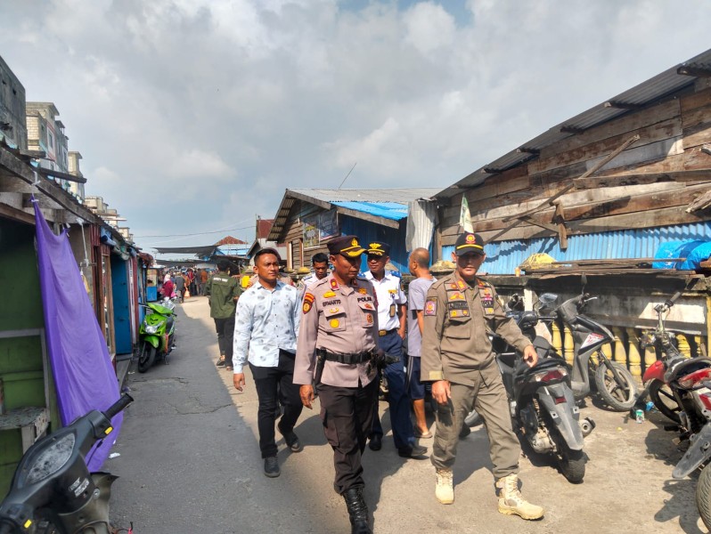 Polsek Kateman Bersama Instansi Terkait Gelar Pemantauan Keamanan Pasar Menjelang Idul Fitri 1446 H