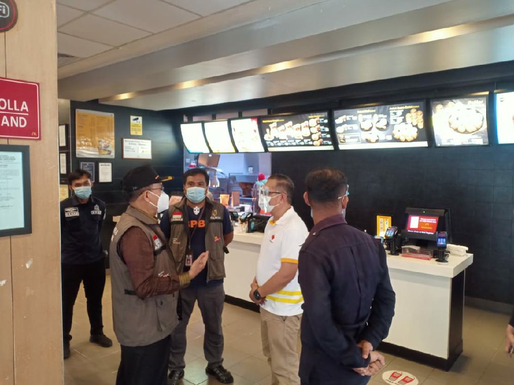 McDonald's di Jalan Sudirman Pekanbaru Ditutup Satgas COVID-19