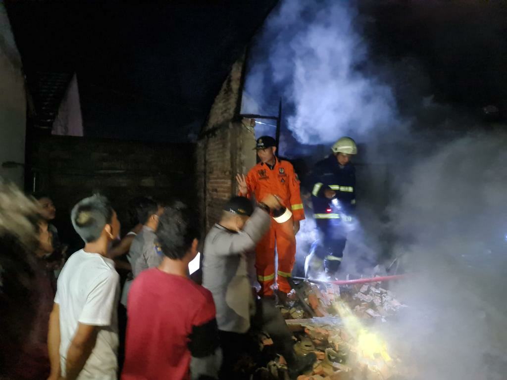 4 Orang Tewas Saat Kebakaran Rumah di Kubang Jaya Siak Hulu, Polisi Masih Selidiki Penyebabnya