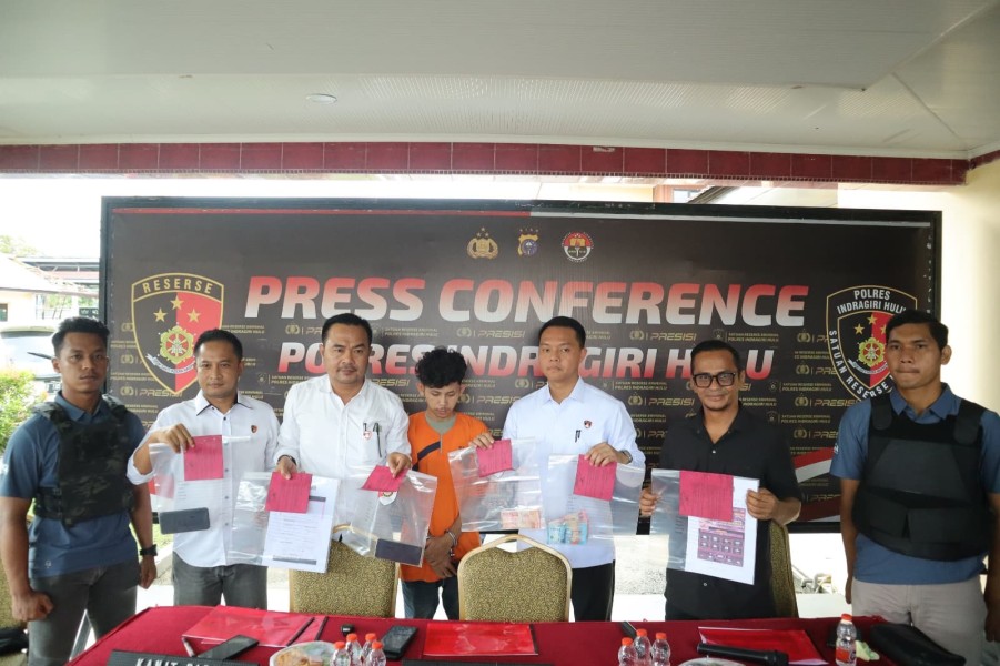 Polres Inhu Gelar Konferensi Pers Kasus Love Scamming, Warga Diminta Untuk Waspada Bujuk Rayu Secara Daring