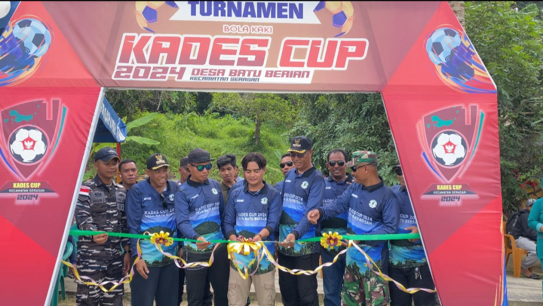 Desa Batu Berian Buka Turnamen Bola Kaki Tingkat Kades Cup Tahun 2024