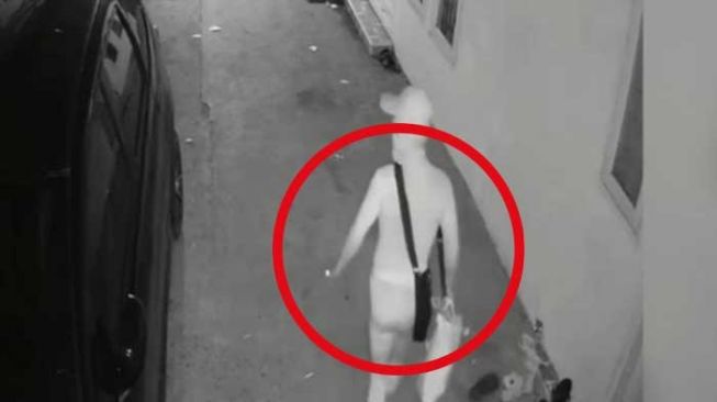 Pencuri Hanya Pakai Celana Dalam Beraksi di Padang, Belasan Juta Raib