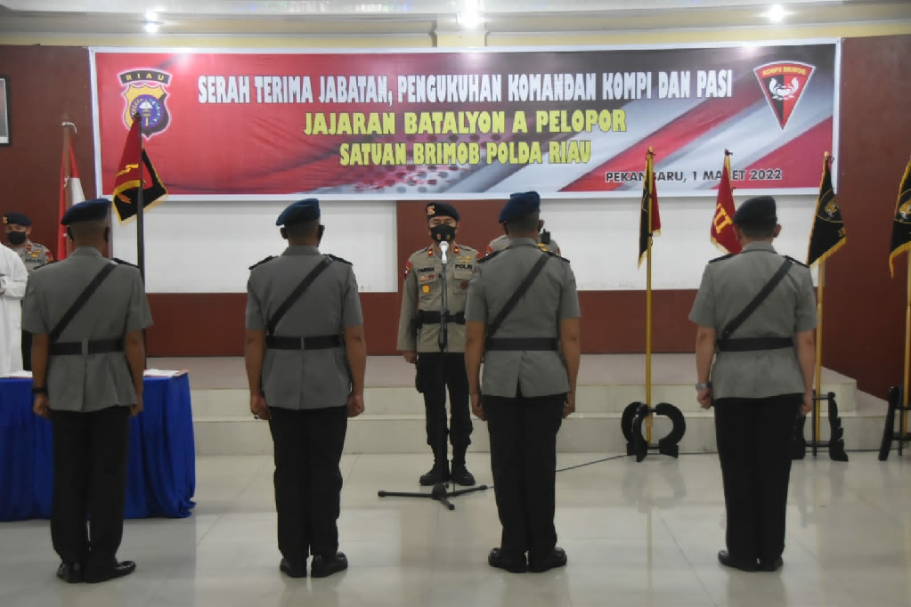 Sertijab, Pengukuhan Danki dan Pasi Jajaran Batalyon A Pelopor Sat Brimob Polda Riau