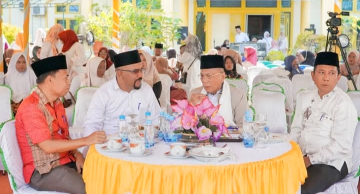 DLH Rohil Sembelih Hewan Kurban, Tiga Ekor dari Bupati, Wabup dan Pj Sekda, 10 Ekor Arisan DLH