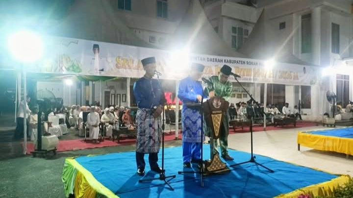Gema Takbir di Bagansiapiapi, Bupati Rohil H. Bistamam Lepas Puluhan Peserta Pawai Idul Fitri 1447 H